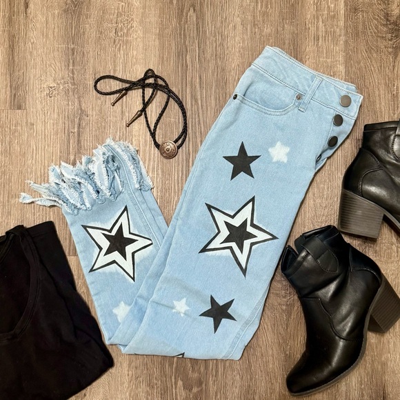 Custom hand-painted jeans - Picture 3 of 13